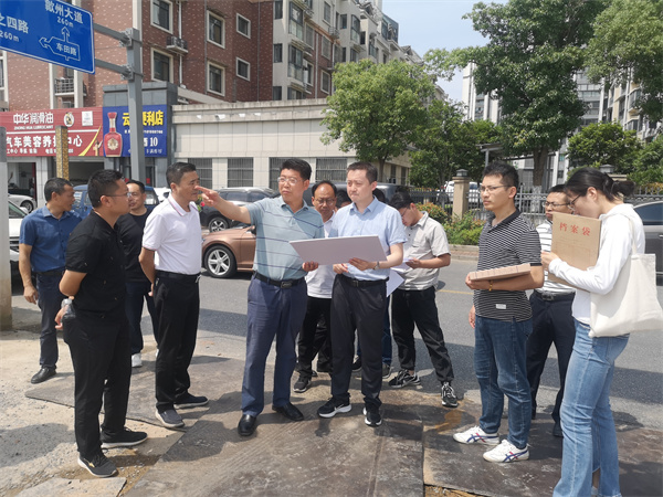 6月14日，省發(fā)改委重點辦調(diào)研揚之學(xué)校項目.jpg