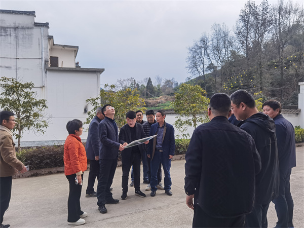 3月14日，王縣長調(diào)研煙花爆竹公司倉儲(chǔ)提升項(xiàng)目前期工作.jpg